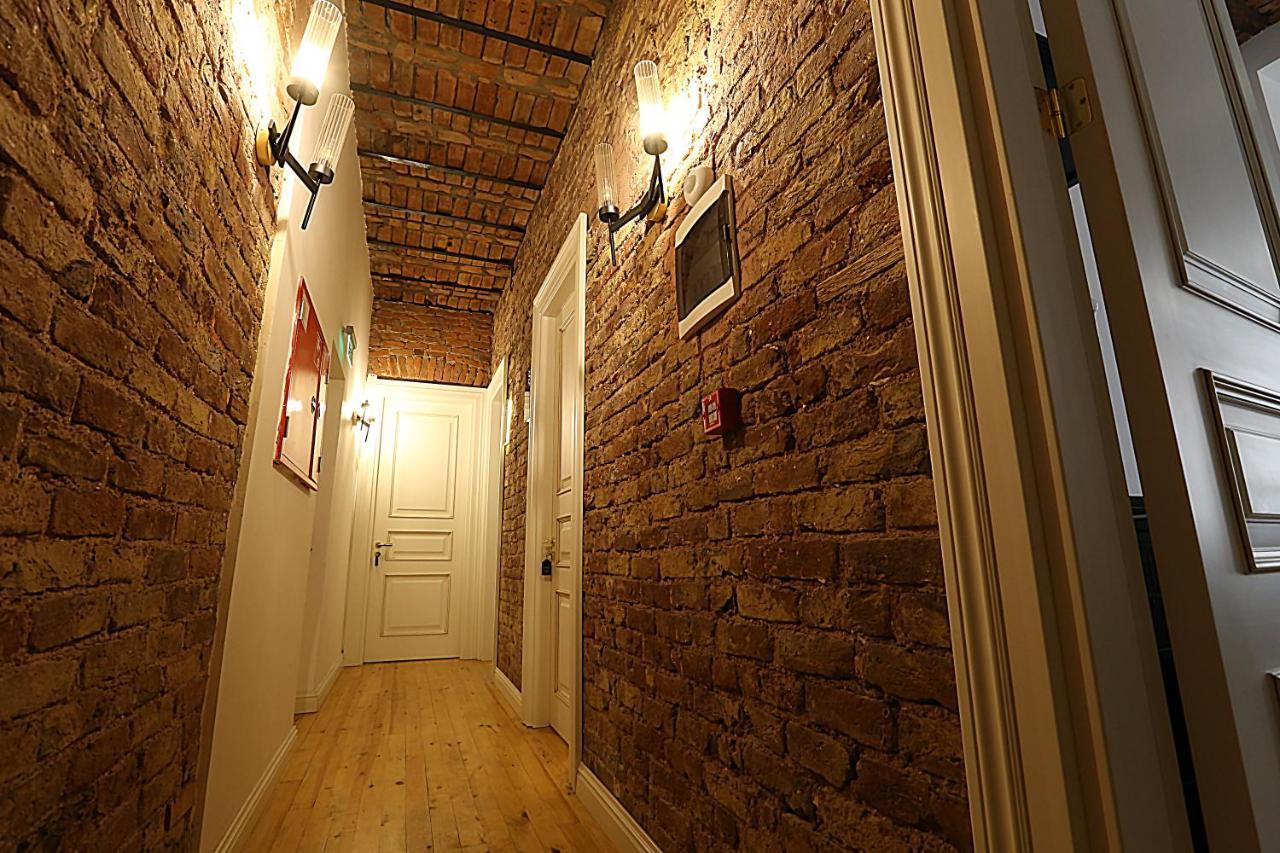 Istanbul Taksim Istiklal Street Kamil Hotel - Historical Екстериор снимка