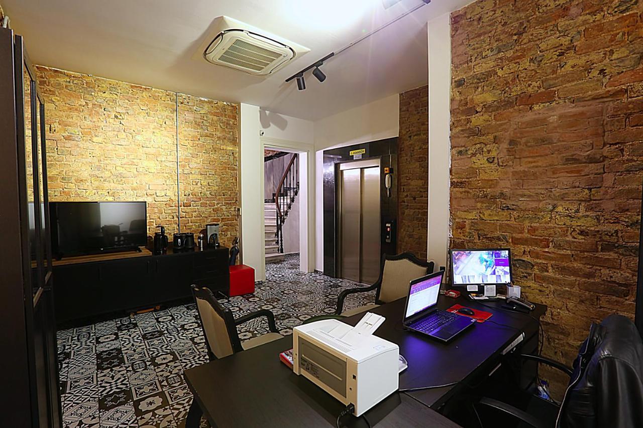 Istanbul Taksim Istiklal Street Kamil Hotel - Historical Екстериор снимка