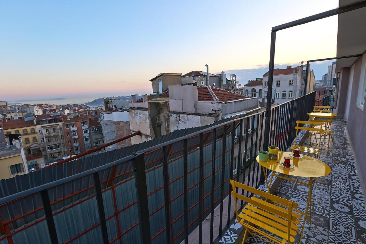 Istanbul Taksim Istiklal Street Kamil Hotel - Historical Екстериор снимка