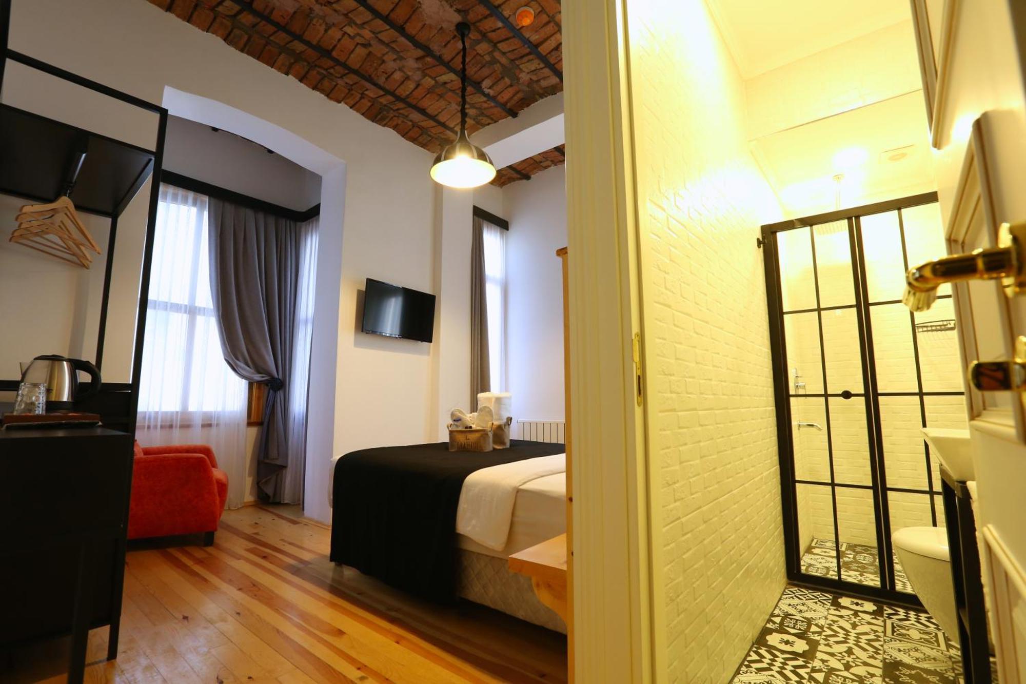 Istanbul Taksim Istiklal Street Kamil Hotel - Historical Стая снимка
