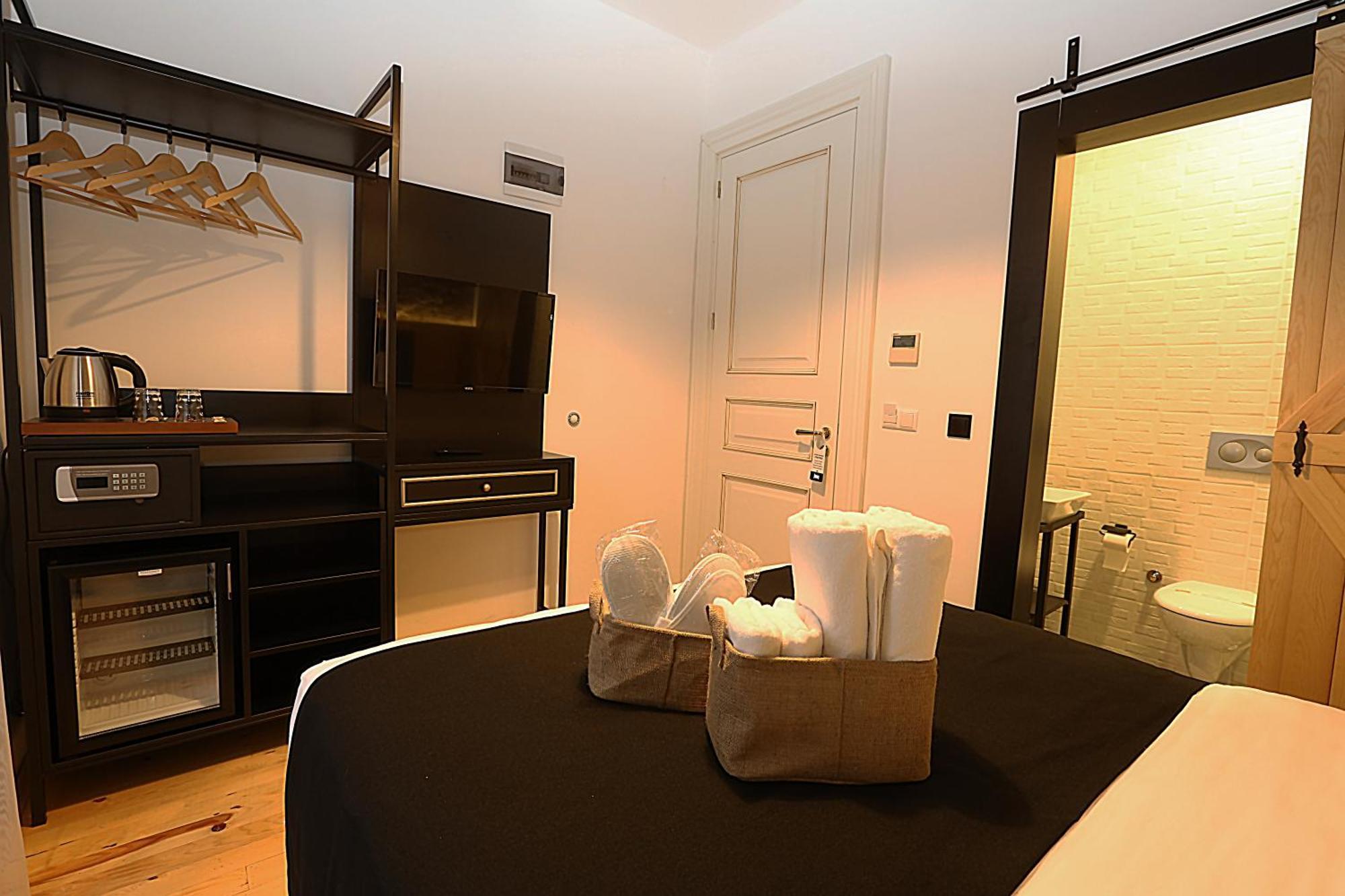 Istanbul Taksim Istiklal Street Kamil Hotel - Historical Стая снимка