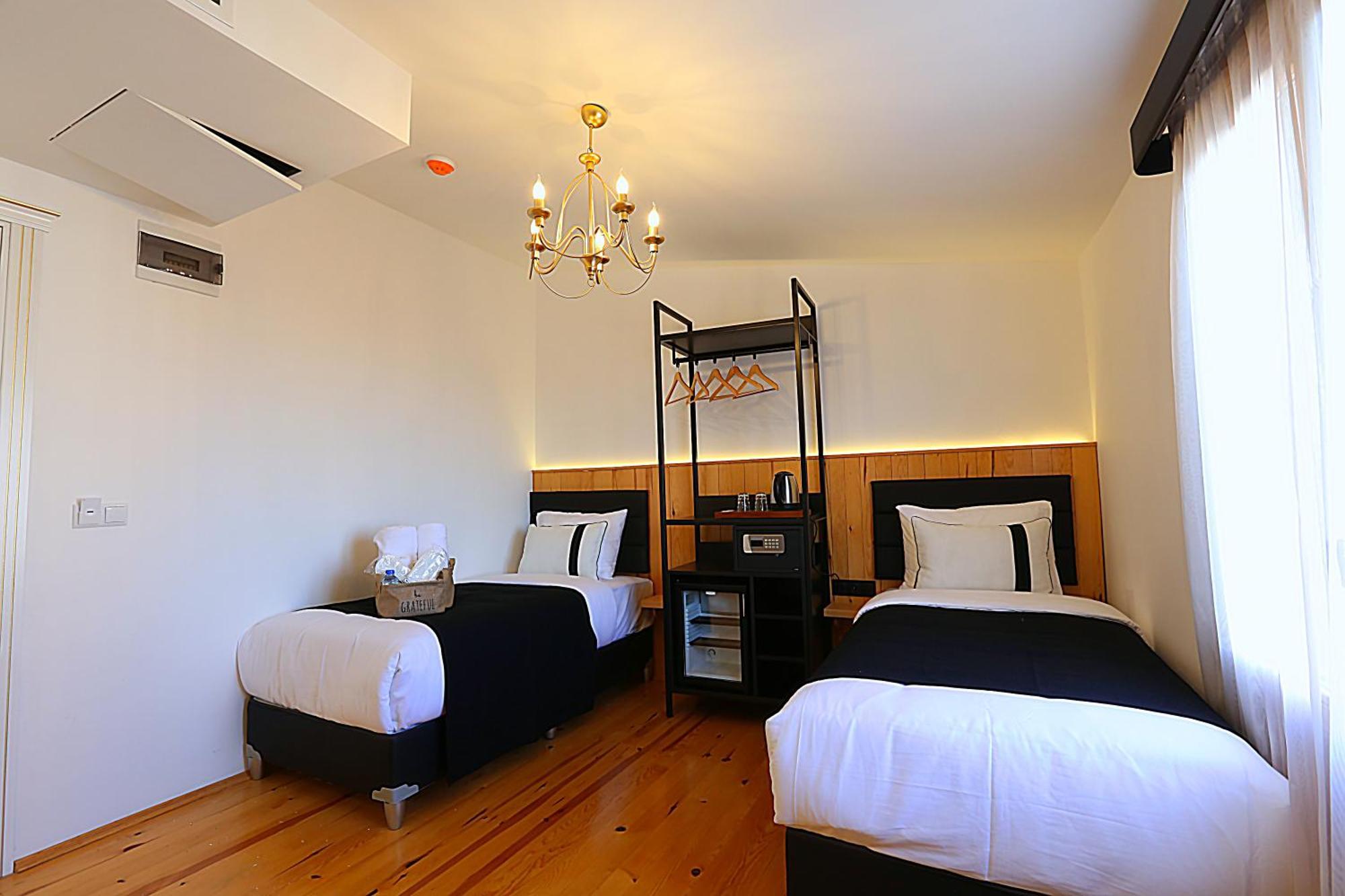 Istanbul Taksim Istiklal Street Kamil Hotel - Historical Стая снимка