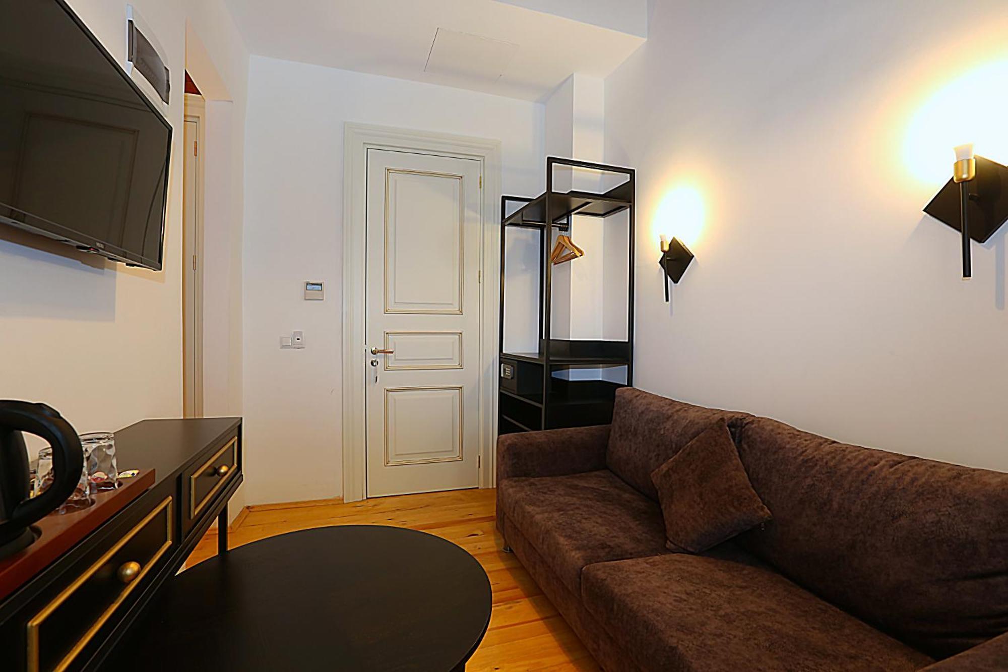 Istanbul Taksim Istiklal Street Kamil Hotel - Historical Стая снимка