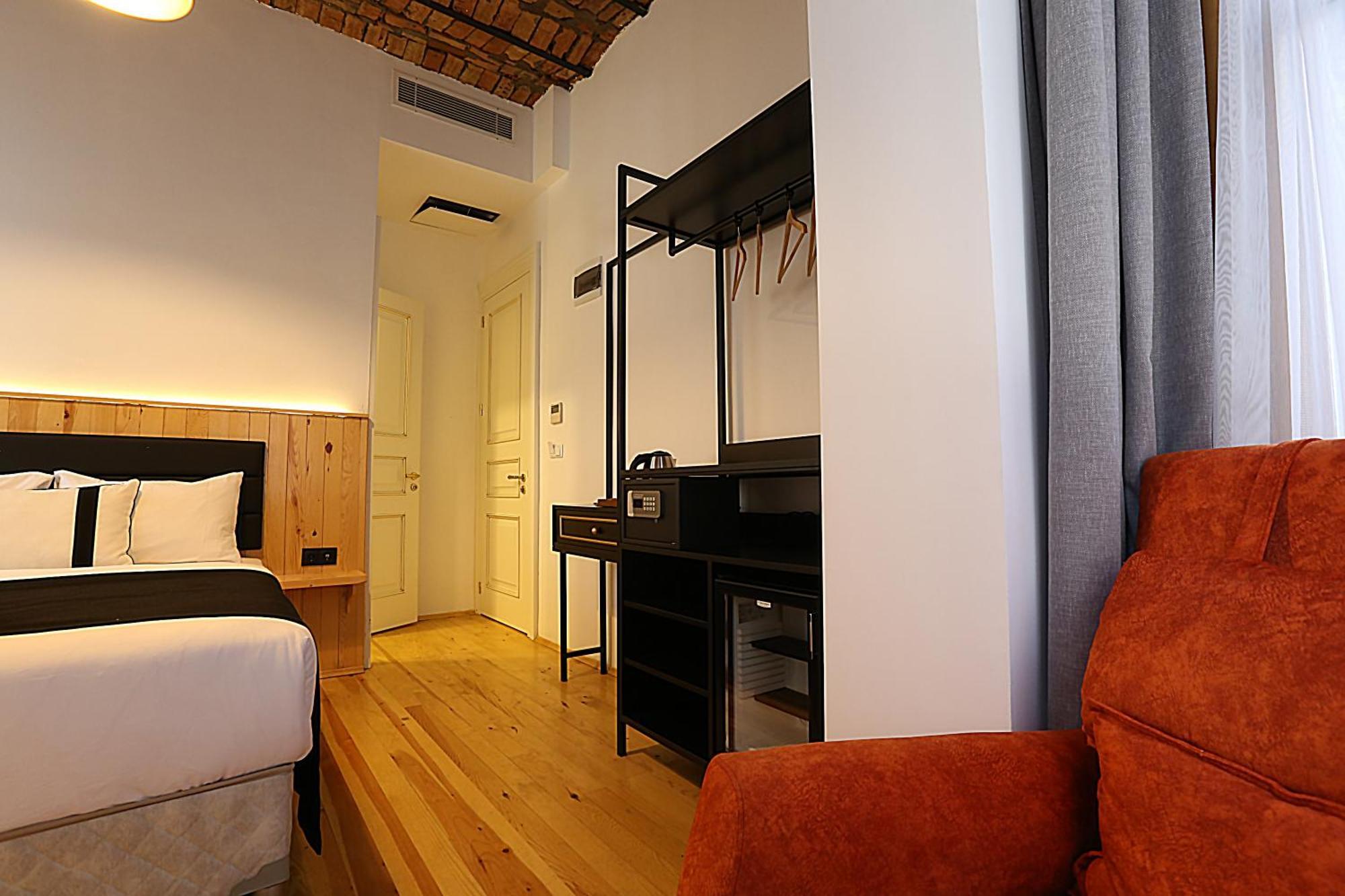 Istanbul Taksim Istiklal Street Kamil Hotel - Historical Стая снимка