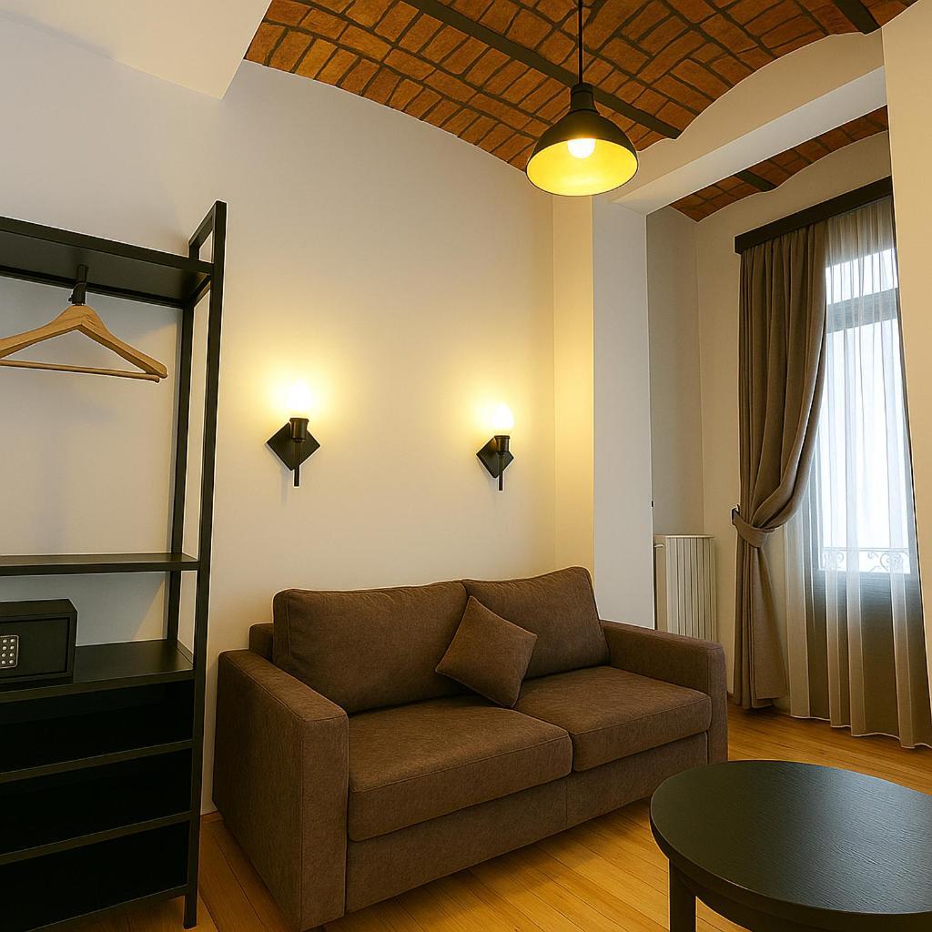 Istanbul Taksim Istiklal Street Kamil Hotel - Historical Екстериор снимка