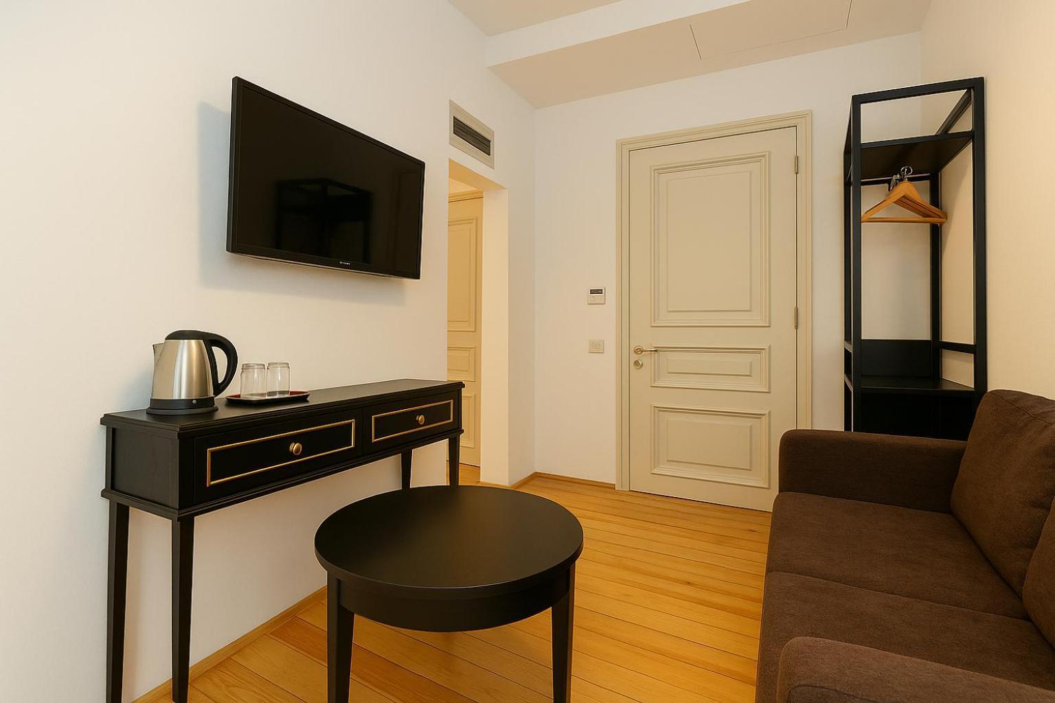 Istanbul Taksim Istiklal Street Kamil Hotel - Historical Екстериор снимка