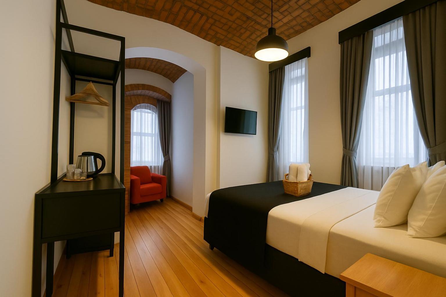 Istanbul Taksim Istiklal Street Kamil Hotel - Historical Екстериор снимка